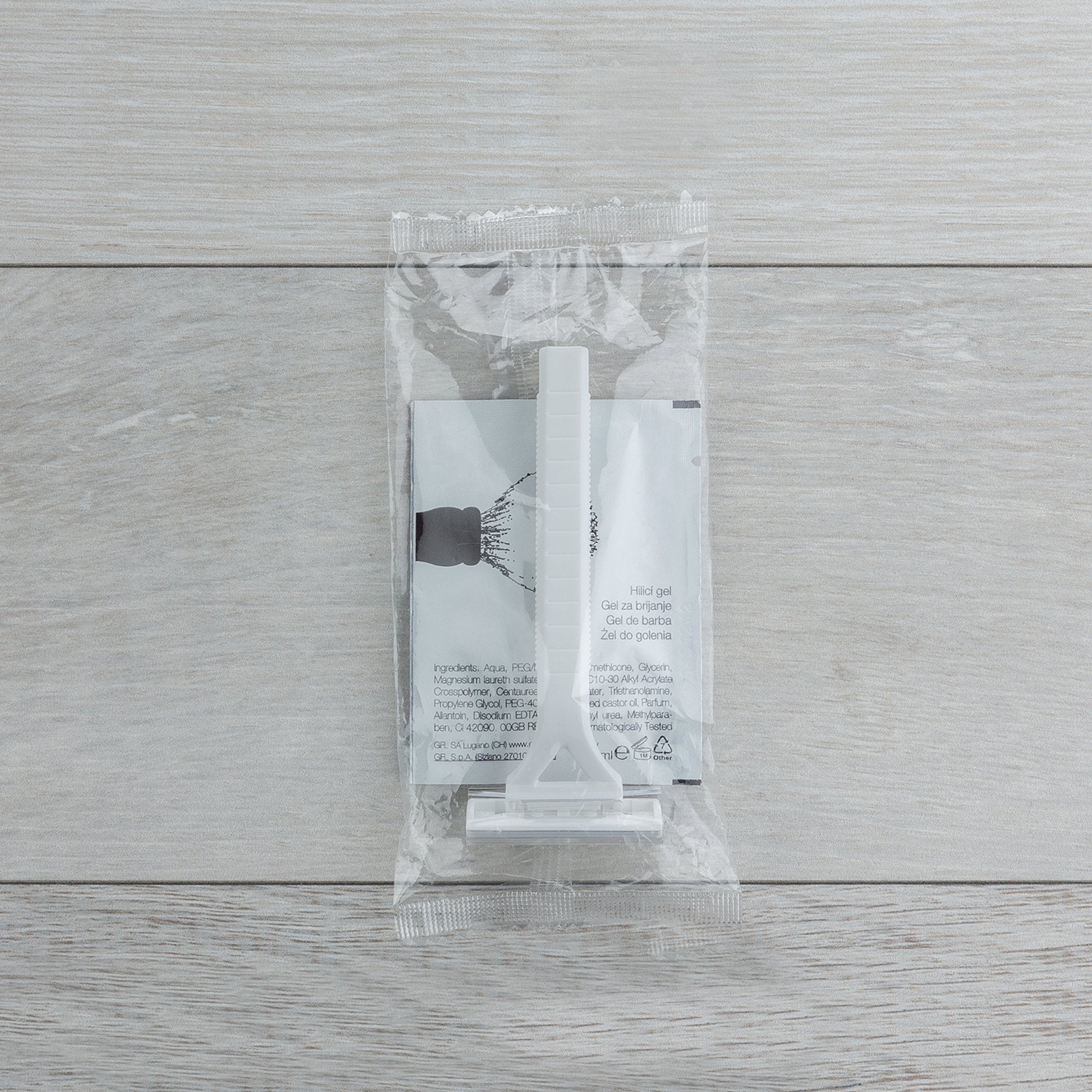 No Logo Shaving Kit